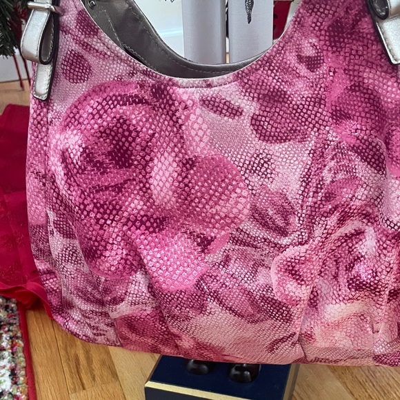 Coach Pink Rose Shoulder Bag with the matching wallet - Picture 16 of 16